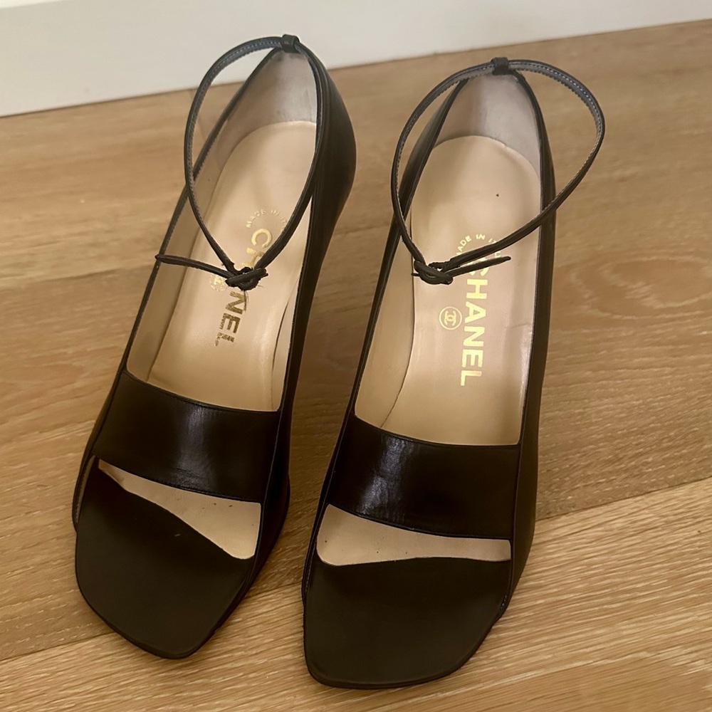 Vintage Chanel Cruise Collection Slingback Heels